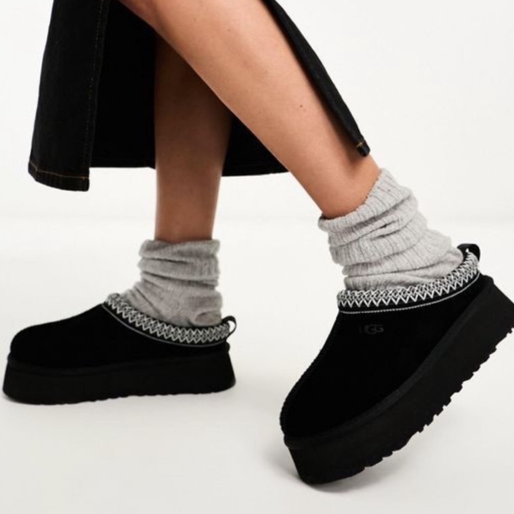 UGG Tazz women size 8
BestSeller/gently worn
Color. Black - Picture 3 of 16